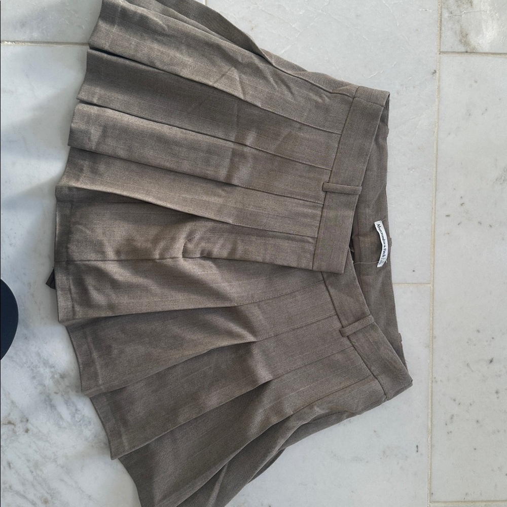 Abercrombie & Fitch Brown Pleated Skirt